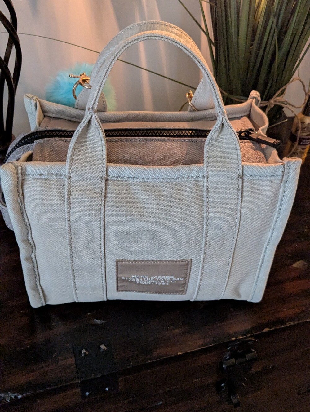🩷🩵Marc Jacobs Tote - Picture 5 of 10